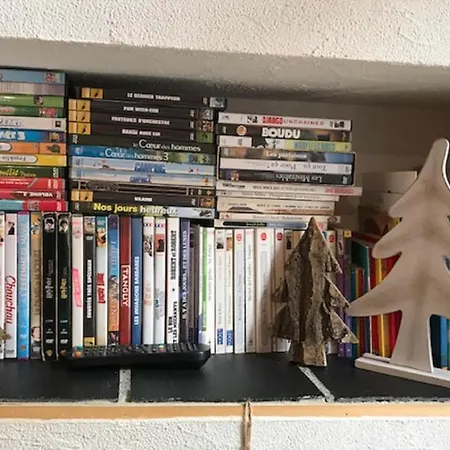 L'astazou Prêt Gracieux Du Matériel De Au